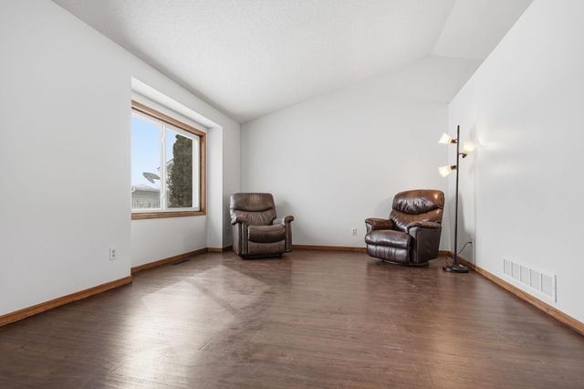 5452 Helena Road N, Oakdale, MN 55128