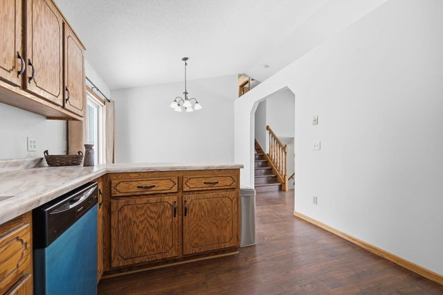 5452 Helena Road N, Oakdale, MN 55128