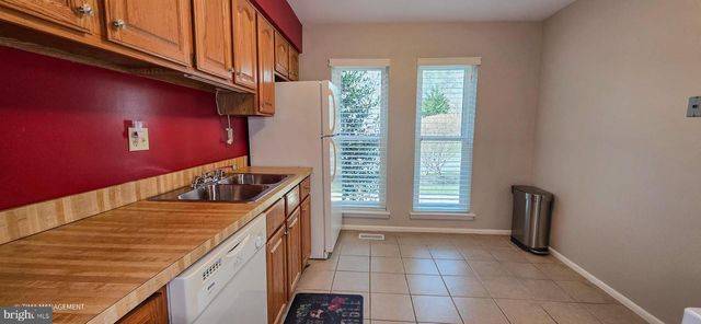 5677 PHELPS LUCK DR, Columbia, MD 21045