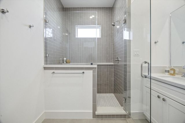 845 Elkhart Street B, Houston, TX 77091