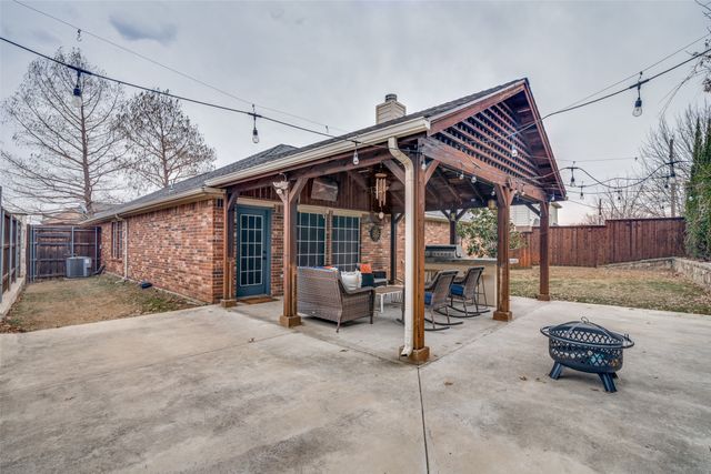 2301 Trickling Creek Drive, Garland, TX 75041