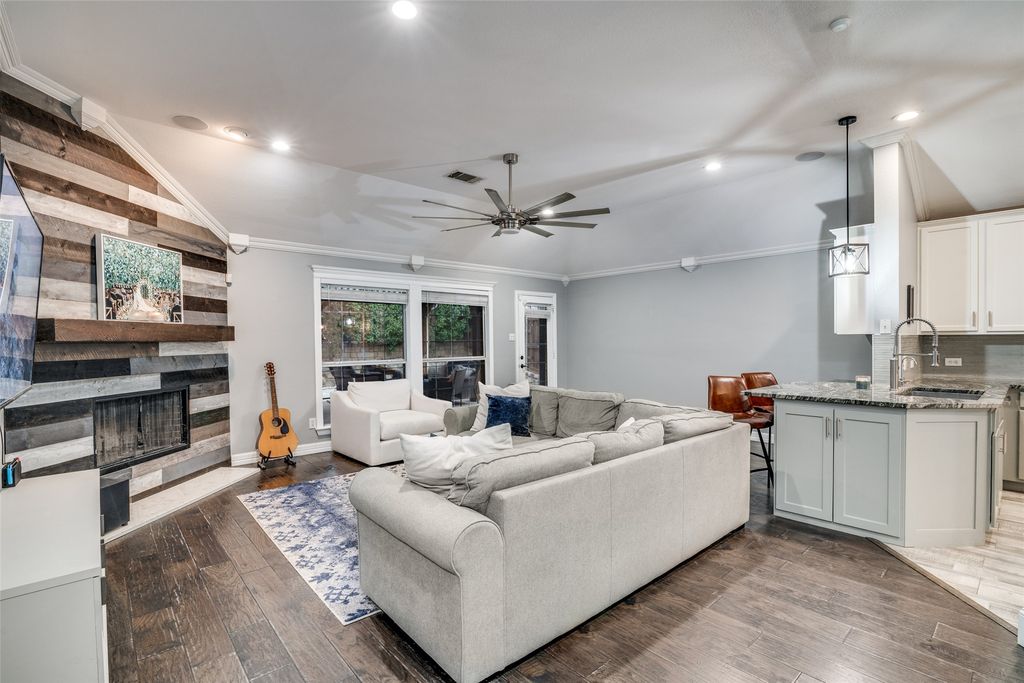 2301 Trickling Creek Drive, Garland, TX 75041