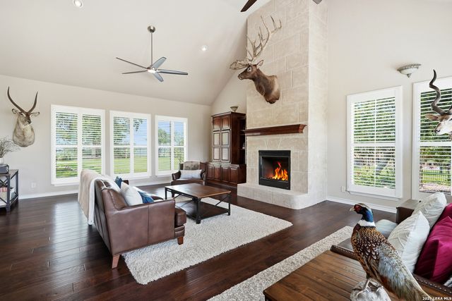 1280 Mystic Pkwy, Spring Branch, TX 78070