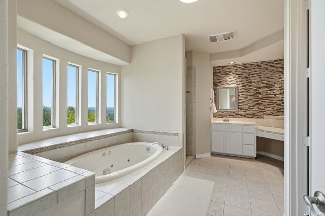 1280 Mystic Pkwy, Spring Branch, TX 78070