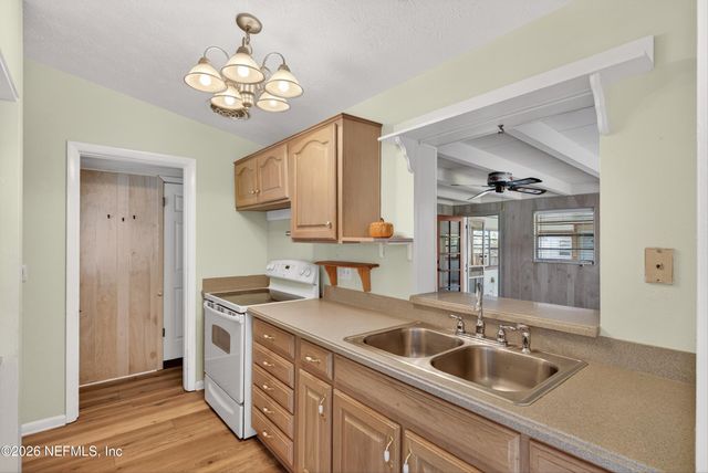 7638 CREST Drive N, Jacksonville, FL 32221