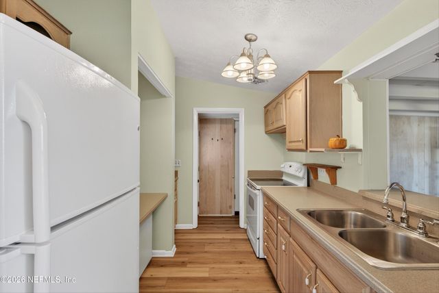 7638 CREST Drive N, Jacksonville, FL 32221