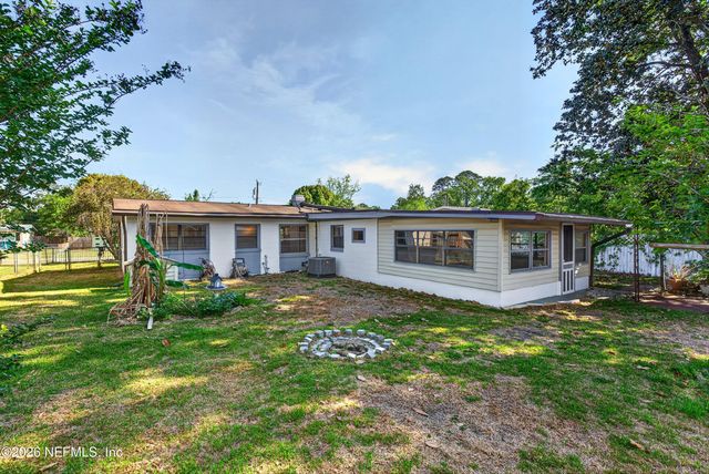 7638 CREST Drive N, Jacksonville, FL 32221