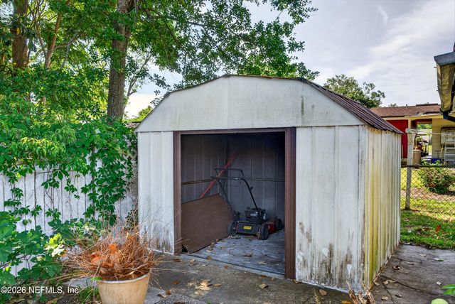 7638 CREST Drive N, Jacksonville, FL 32221