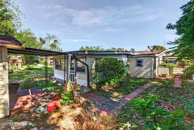 7638 CREST Drive N, Jacksonville, FL 32221