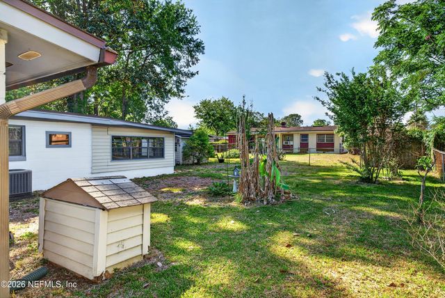 7638 CREST Drive N, Jacksonville, FL 32221