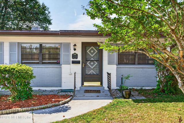 7638 CREST Drive N, Jacksonville, FL 32221