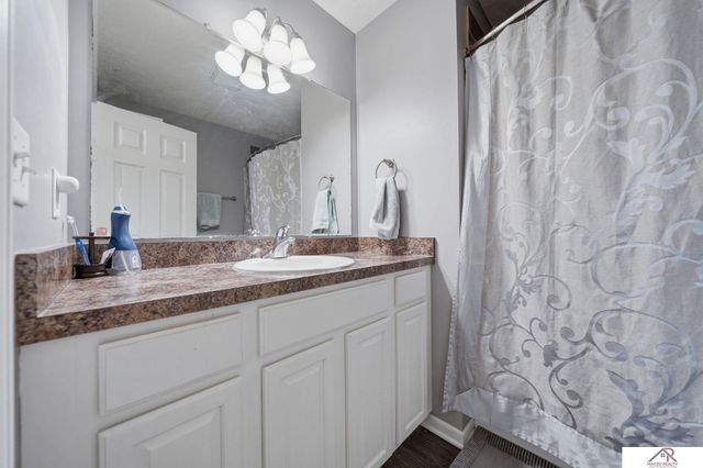 900 Fairway Ct Court, Crete, NE 68333