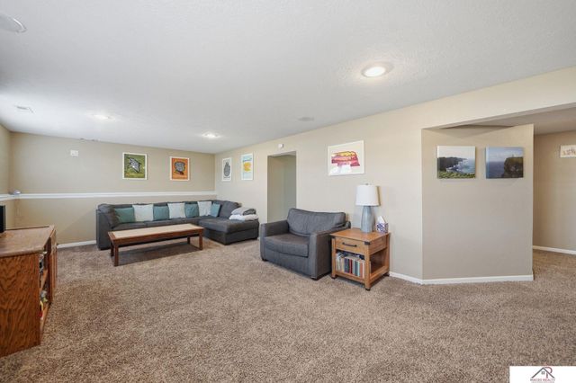 900 Fairway Ct Court, Crete, NE 68333