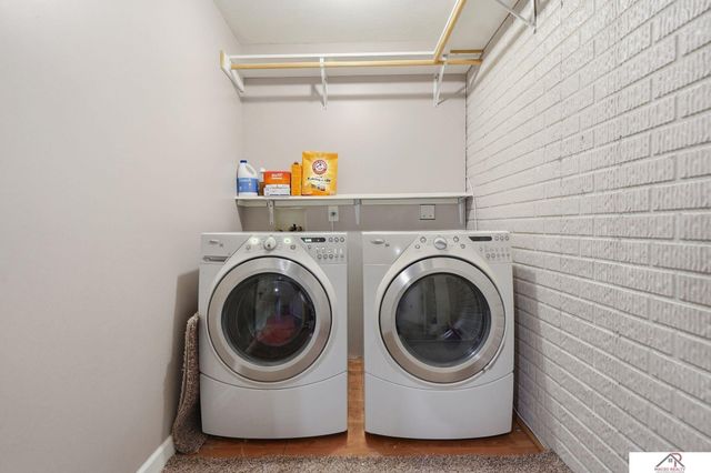 900 Fairway Ct Court, Crete, NE 68333