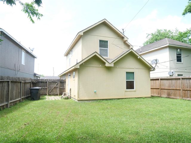 6603 Schambray Street, Houston, TX 77085