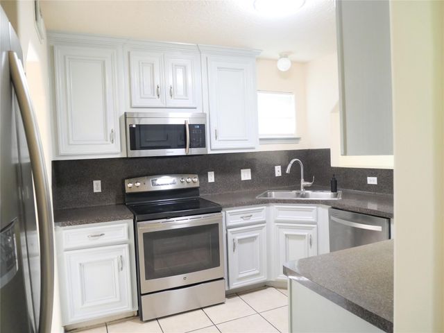 6603 Schambray Street, Houston, TX 77085