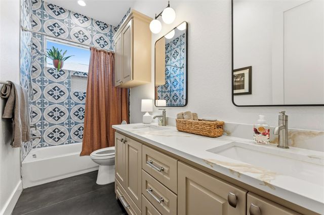 32 Acacia DR, Wimberley, TX 78676