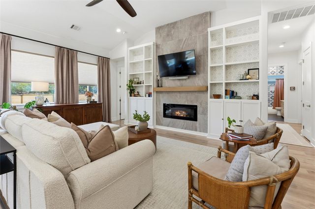 32 Acacia DR, Wimberley, TX 78676