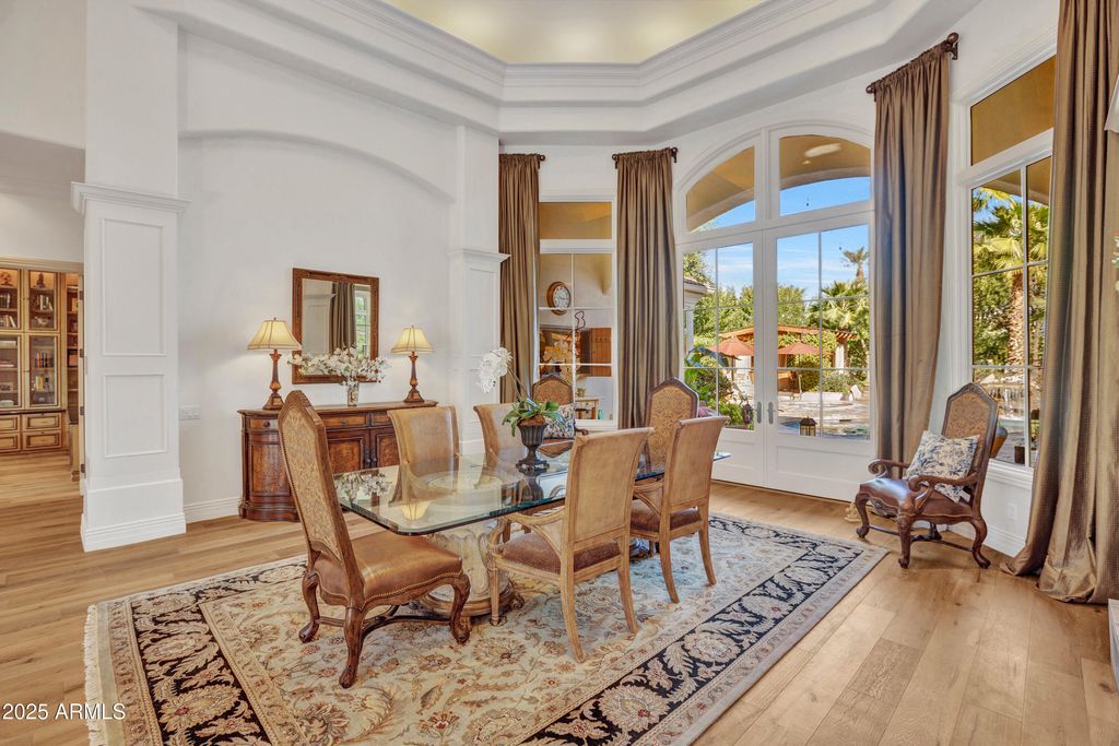 Image 10 of property listing at 7437 N 71ST Street, Paradise Valley, AZ 85253