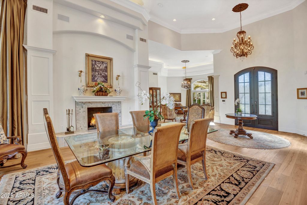 Image 11 of property listing at 7437 N 71ST Street, Paradise Valley, AZ 85253