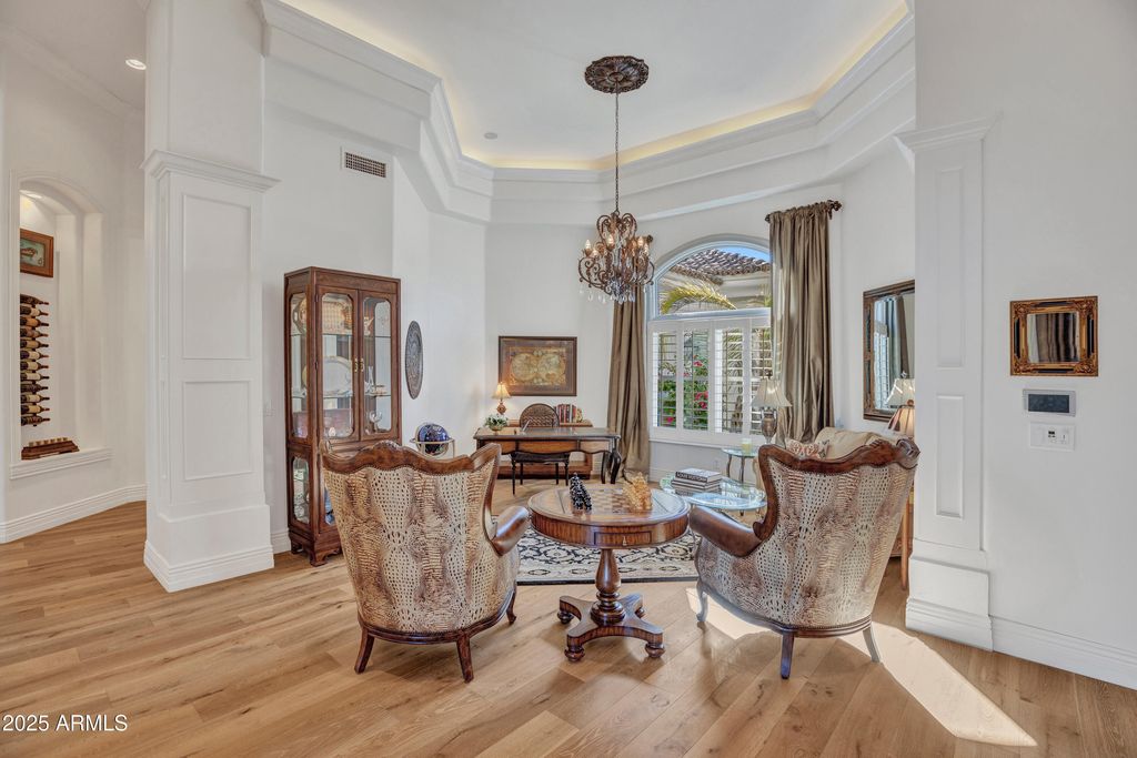 Image 12 of property listing at 7437 N 71ST Street, Paradise Valley, AZ 85253