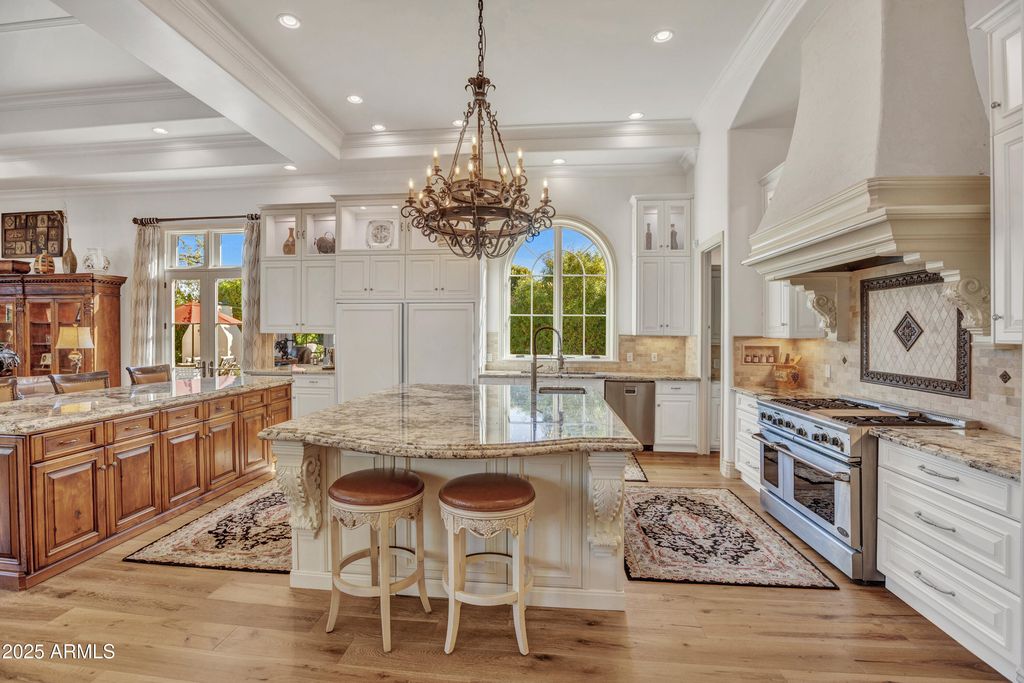 Image 15 of property listing at 7437 N 71ST Street, Paradise Valley, AZ 85253