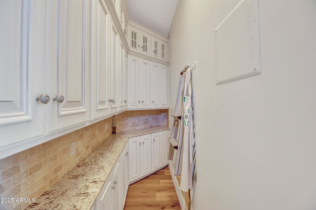 Image 22 of property listing at 7437 N 71ST Street, Paradise Valley, AZ 85253