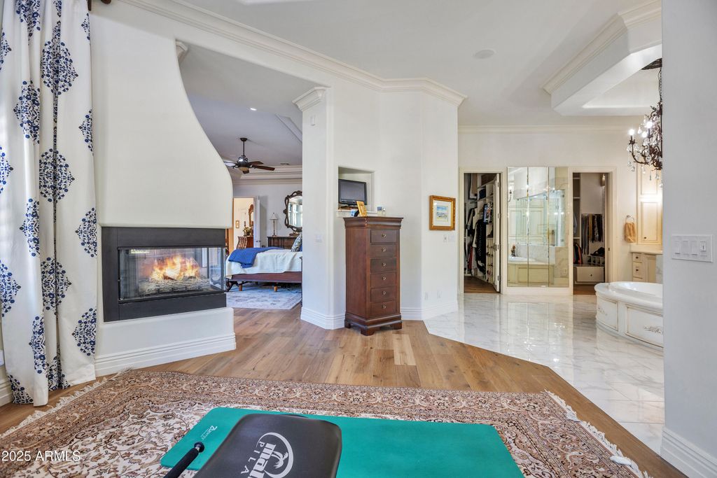 Image 28 of property listing at 7437 N 71ST Street, Paradise Valley, AZ 85253