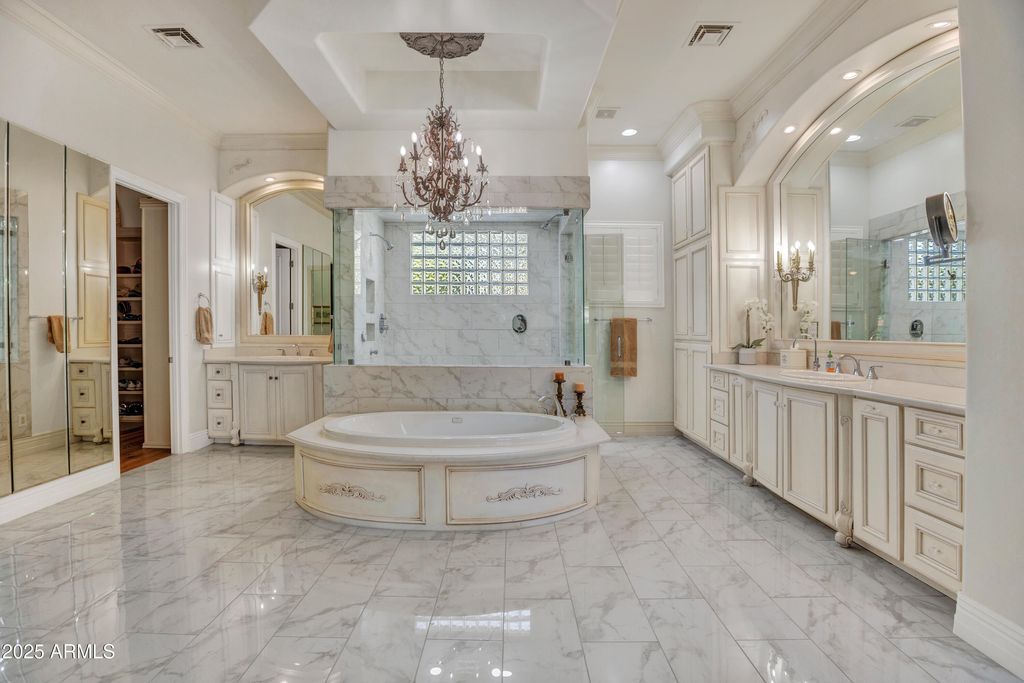 Image 30 of property listing at 7437 N 71ST Street, Paradise Valley, AZ 85253