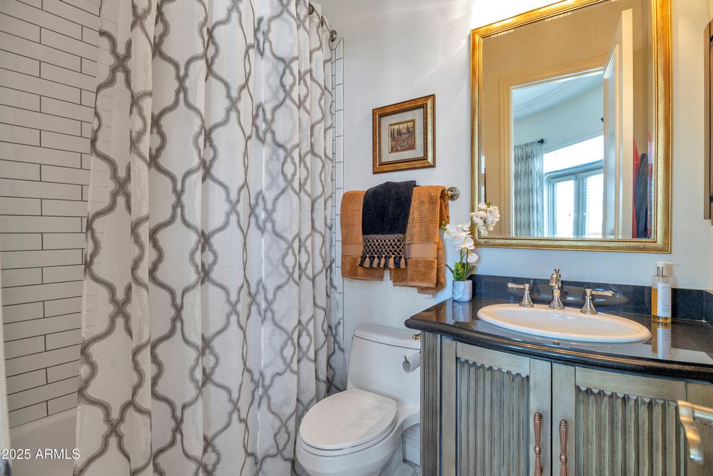 Image 36 of property listing at 7437 N 71ST Street, Paradise Valley, AZ 85253