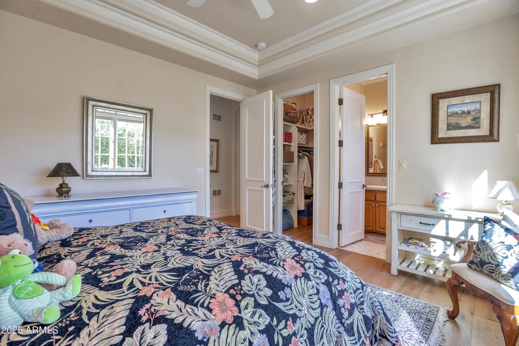 Image 38 of property listing at 7437 N 71ST Street, Paradise Valley, AZ 85253