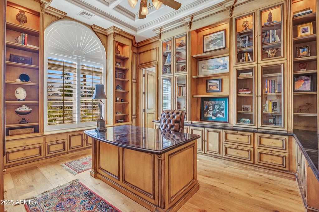 Image 40 of property listing at 7437 N 71ST Street, Paradise Valley, AZ 85253