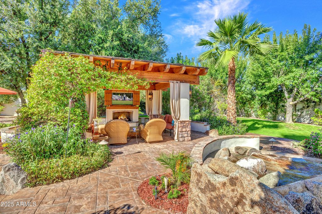 Image 51 of property listing at 7437 N 71ST Street, Paradise Valley, AZ 85253