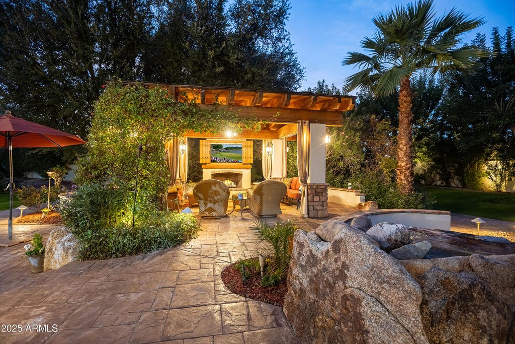 Image 52 of property listing at 7437 N 71ST Street, Paradise Valley, AZ 85253