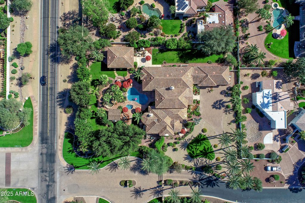 Image 69 of property listing at 7437 N 71ST Street, Paradise Valley, AZ 85253