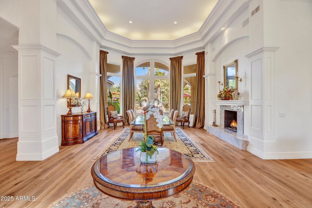 Image 7 of property listing at 7437 N 71ST Street, Paradise Valley, AZ 85253