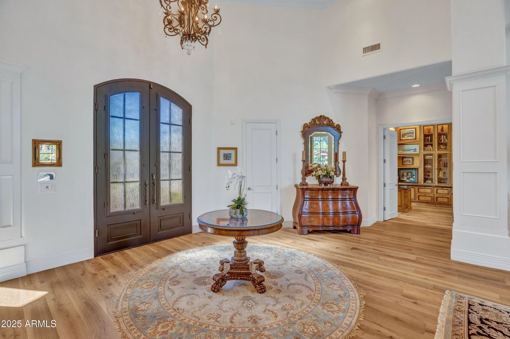 Image 8 of property listing at 7437 N 71ST Street, Paradise Valley, AZ 85253