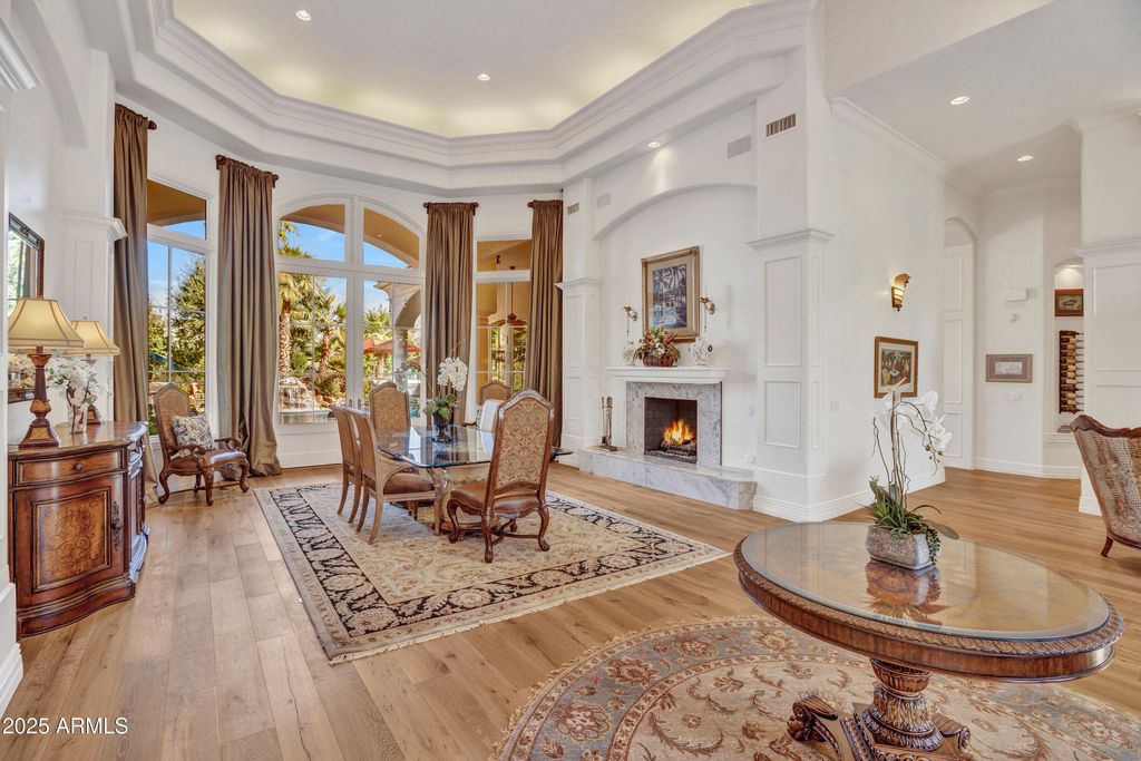 Image 9 of property listing at 7437 N 71ST Street, Paradise Valley, AZ 85253