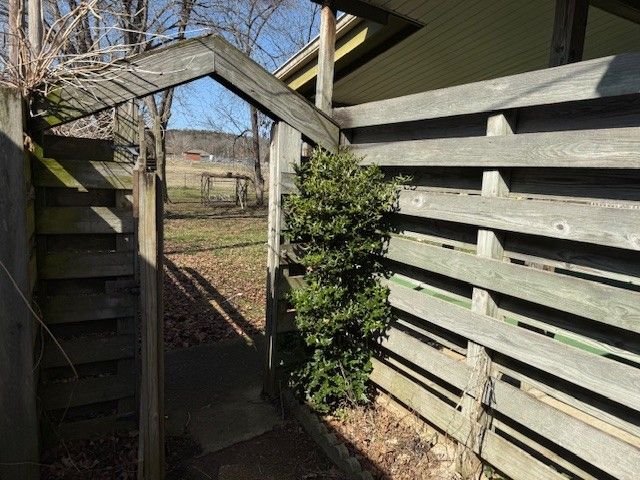 124 Terry Ave, Fayetteville, TN 37334