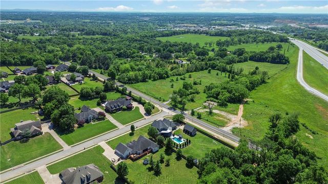 2764 Charismatic Avenue, Springdale, AR 72762