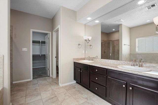 1860 Camino Corona SW, Los Lunas, NM 87031