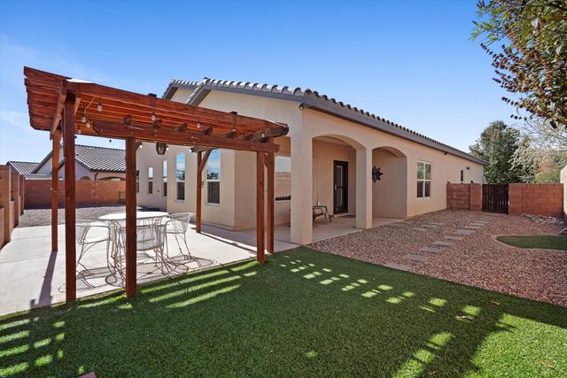 1860 Camino Corona SW, Los Lunas, NM 87031