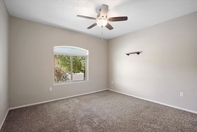 1860 Camino Corona SW, Los Lunas, NM 87031