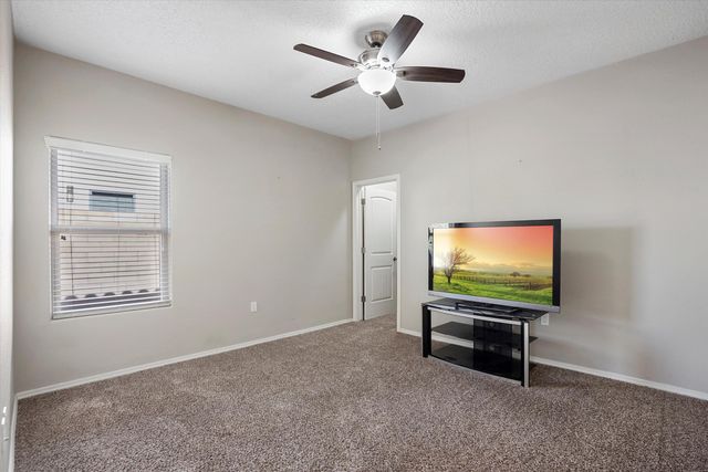 1860 Camino Corona SW, Los Lunas, NM 87031