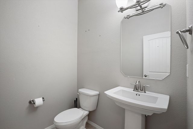 1860 Camino Corona SW, Los Lunas, NM 87031