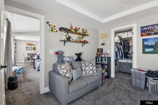 1653 Stonewood Avenue, Grand Island, NE 68803