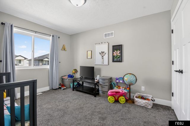 1653 Stonewood Avenue, Grand Island, NE 68803