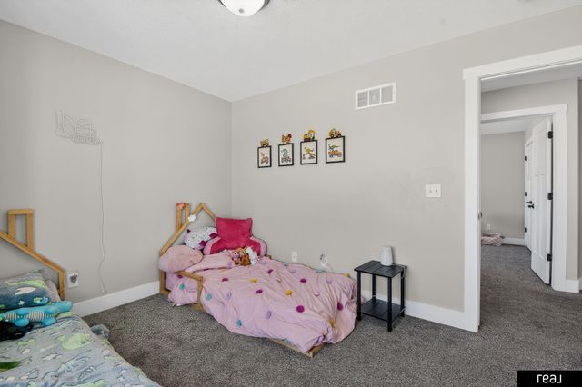 1653 Stonewood Avenue, Grand Island, NE 68803