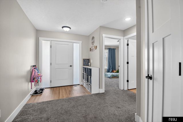1653 Stonewood Avenue, Grand Island, NE 68803