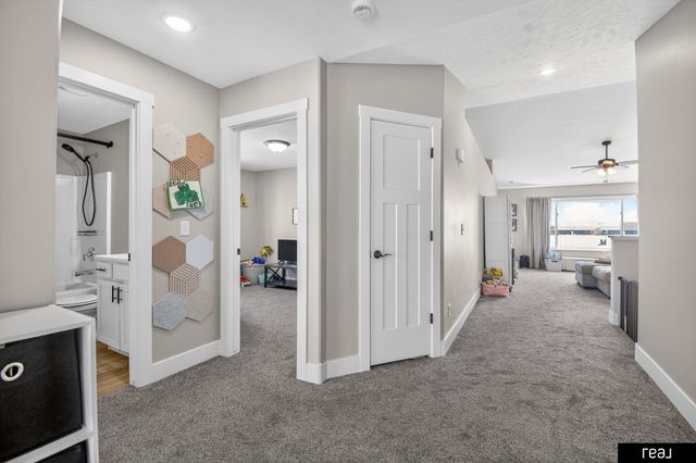 1653 Stonewood Avenue, Grand Island, NE 68803